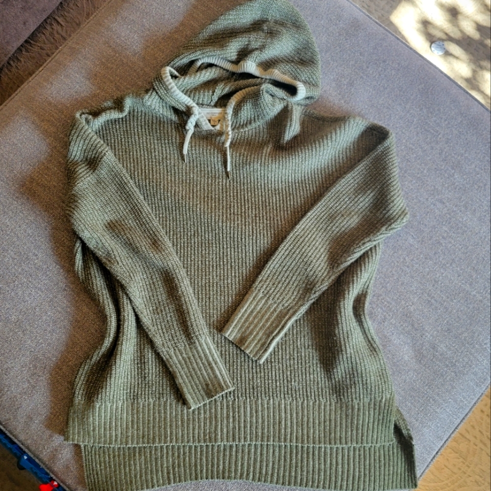 Knit sweater